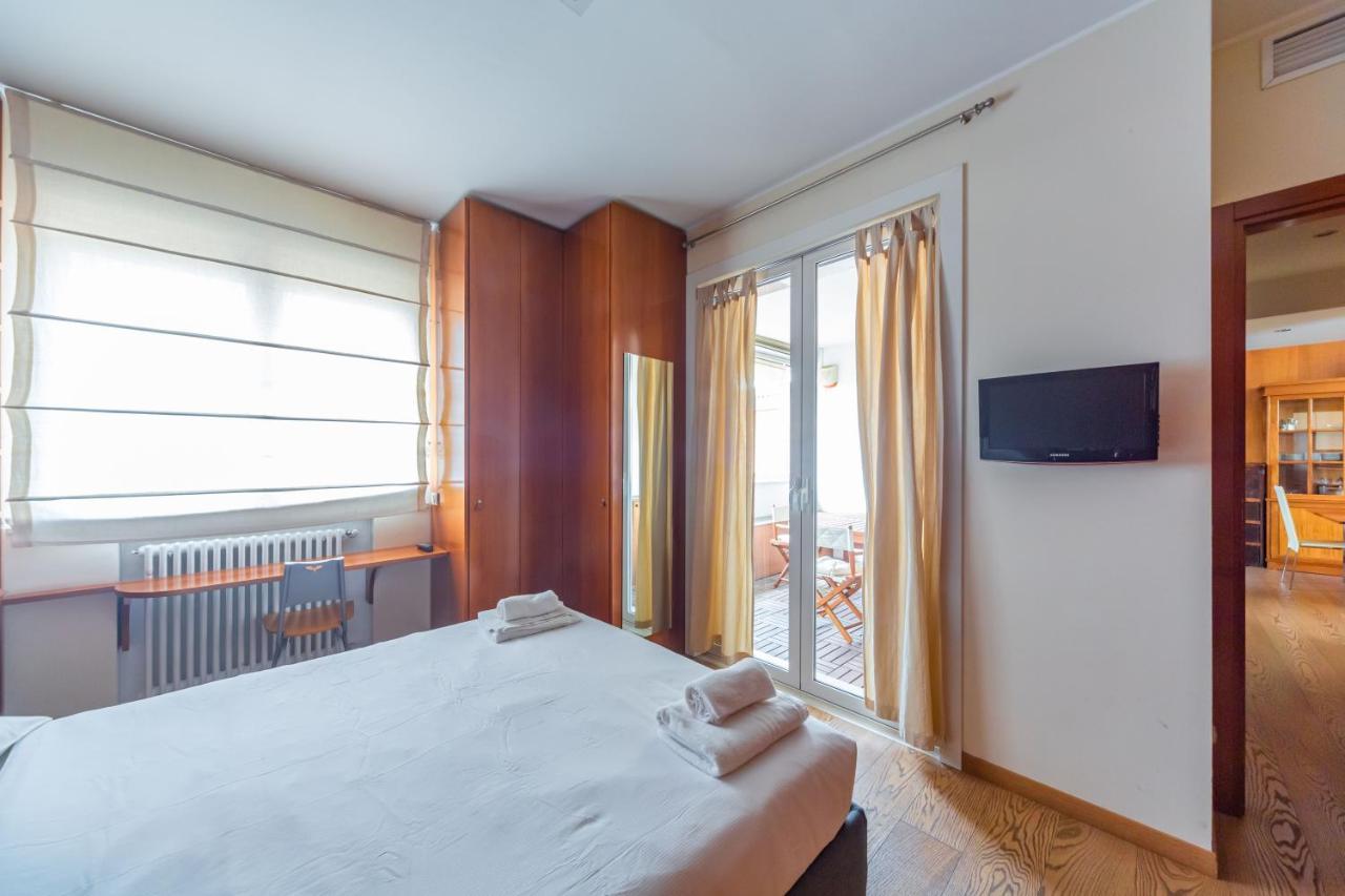 Appartement Cozy Apt - Corso Vercelli & Conciliazione M1 Milaan